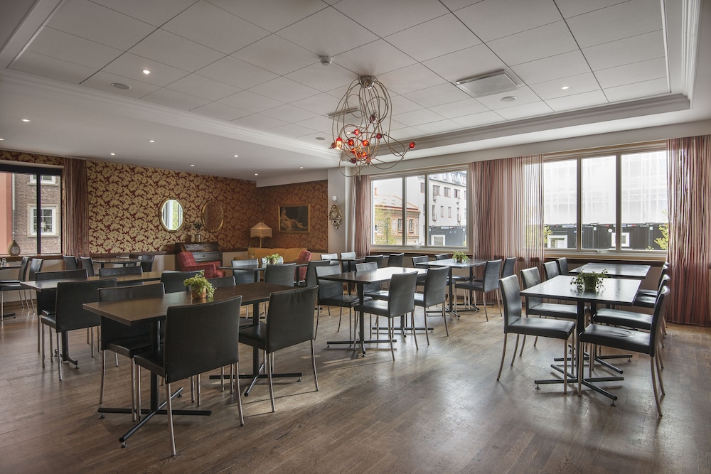 Quality Hotel Grand Boras 34/37