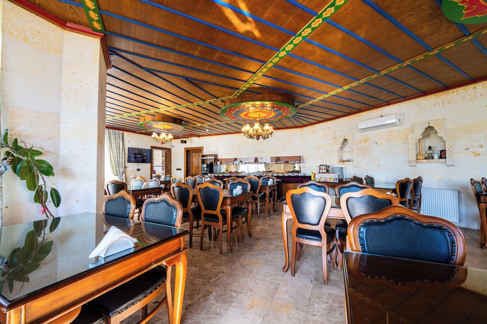 Empire Cave Hotel 33/50
