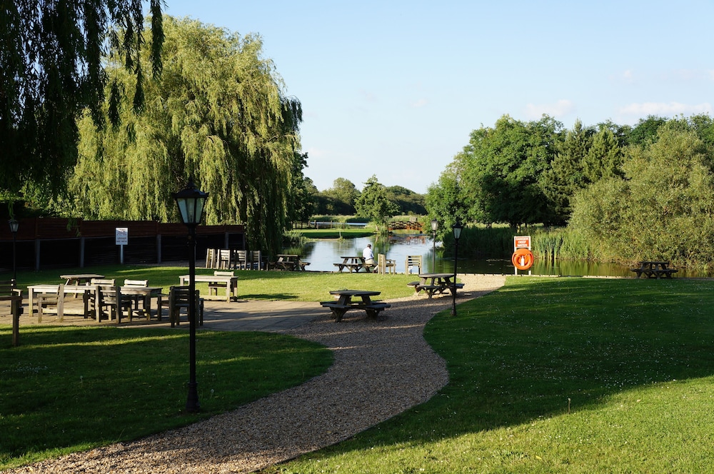 Queens Head Inn 31/35