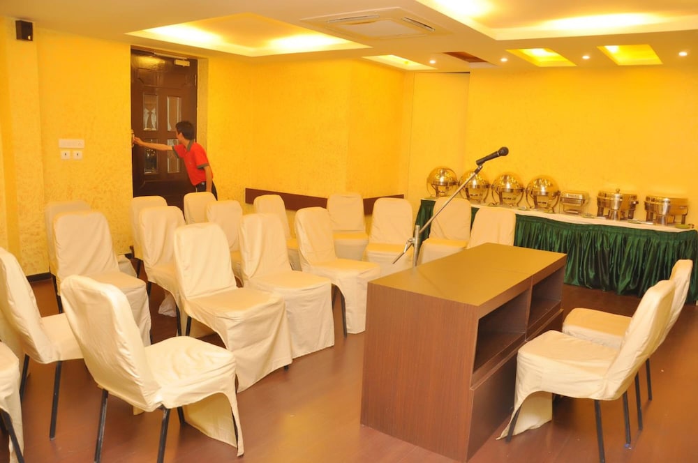 Nayagara Hotel 23/28