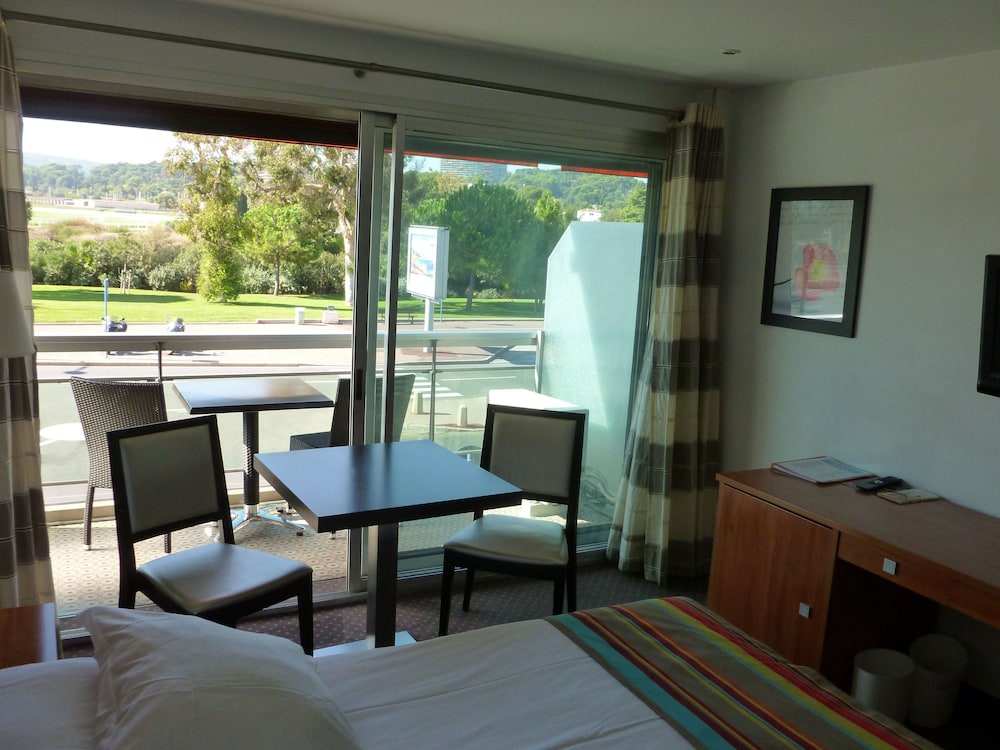 CITOTEL TIERCE BEACH HOTEL 30/56