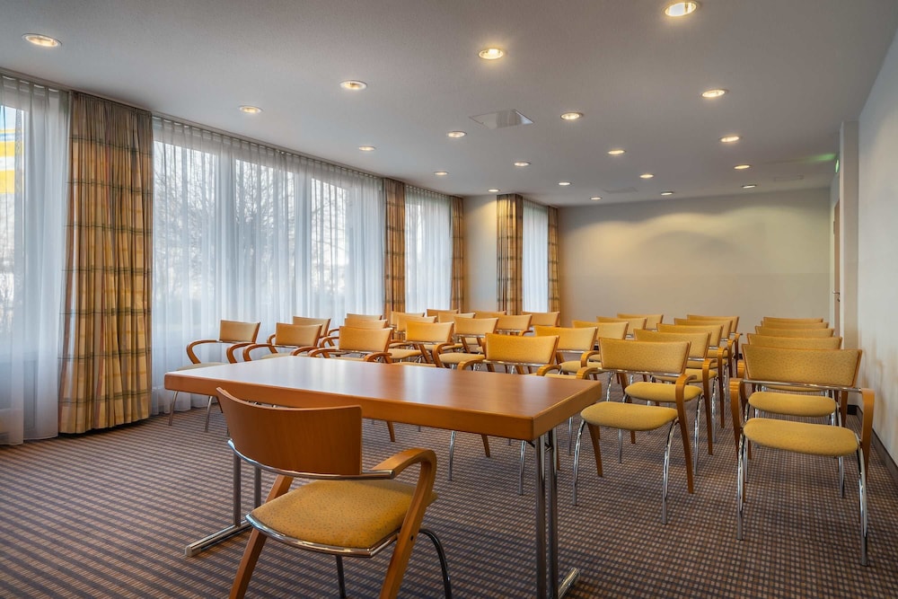 Holiday Inn - the niu, Blade Solingen by IHG 72/80