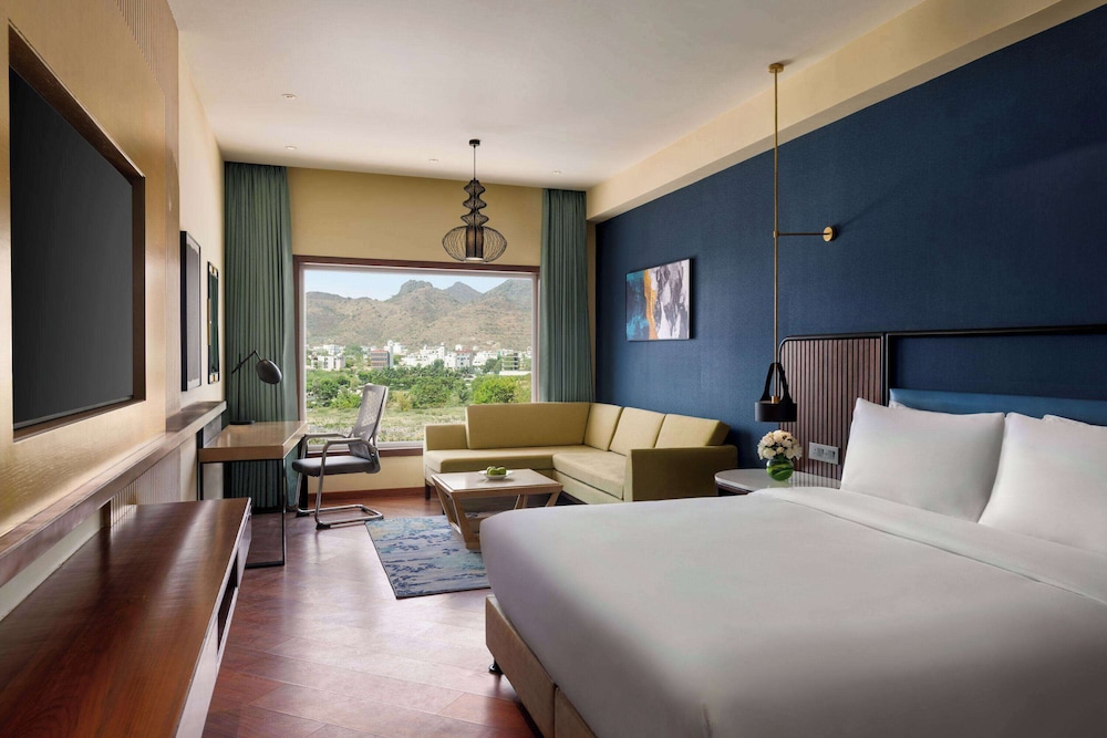 PREMIUM, KING BED