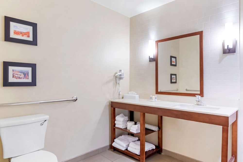 Comfort Suites St George - University Area 46/47