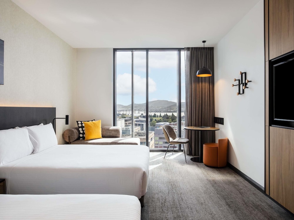 DELUXE, 2 DOUBLE BEDS, HARBOUR VIEW