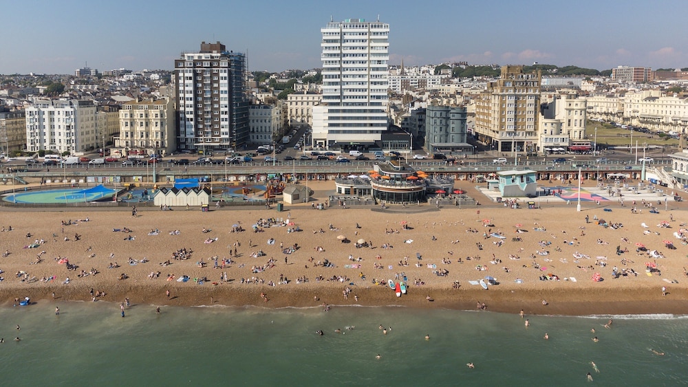 Holiday Inn Brighton Seafront Hotel 60/66