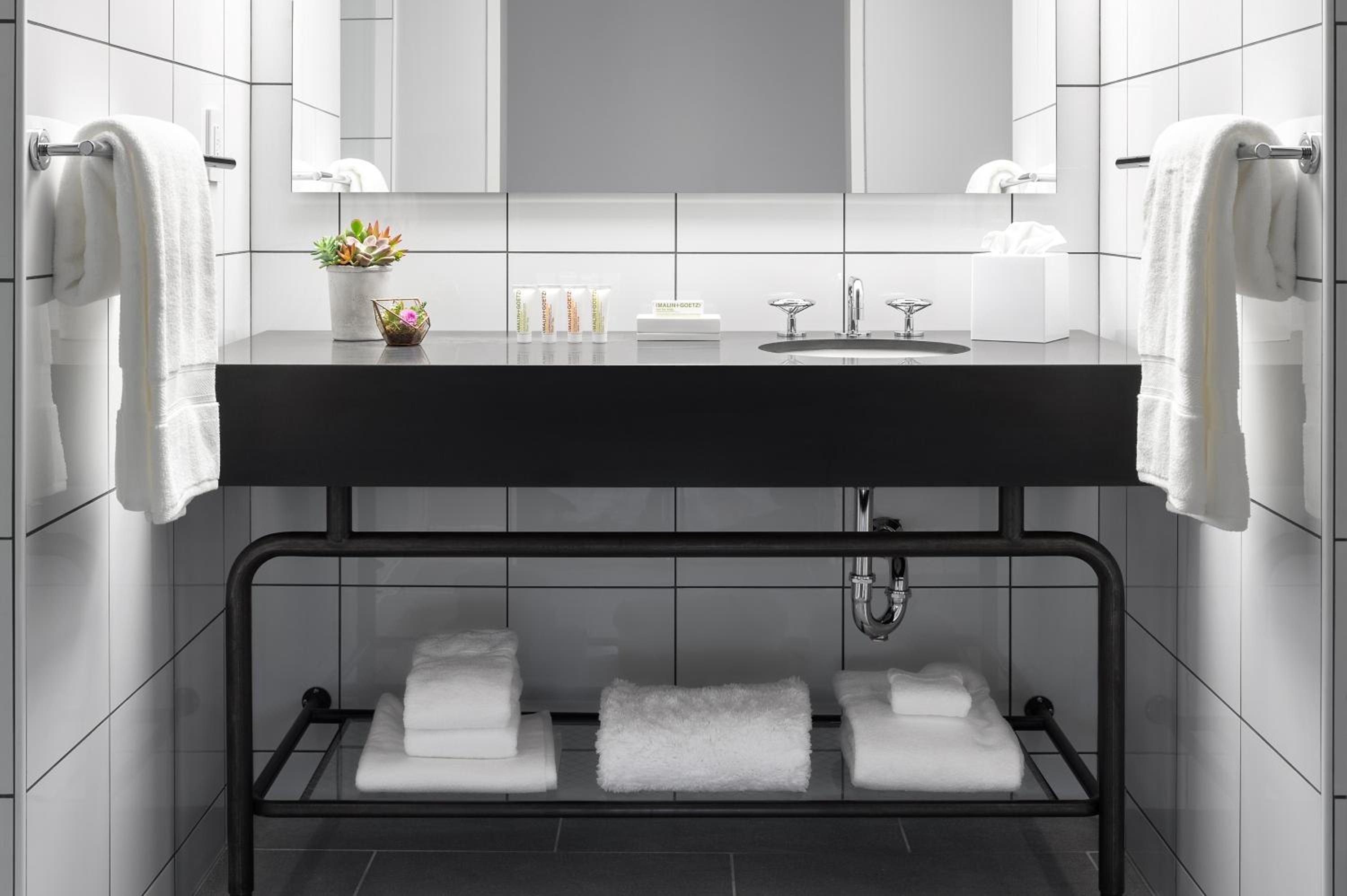 جناح استوديو، Fordson Hotel Unbound Collection by Hyatt 3/7