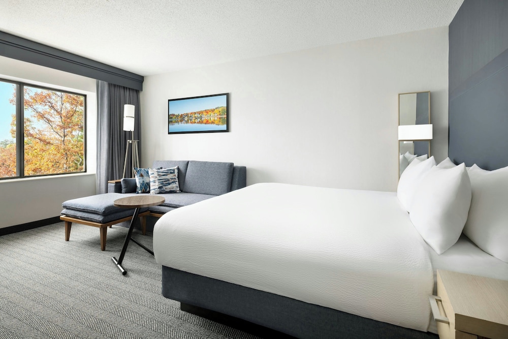 Room at Courtyard by Marriott Concord, CONCORD - NH