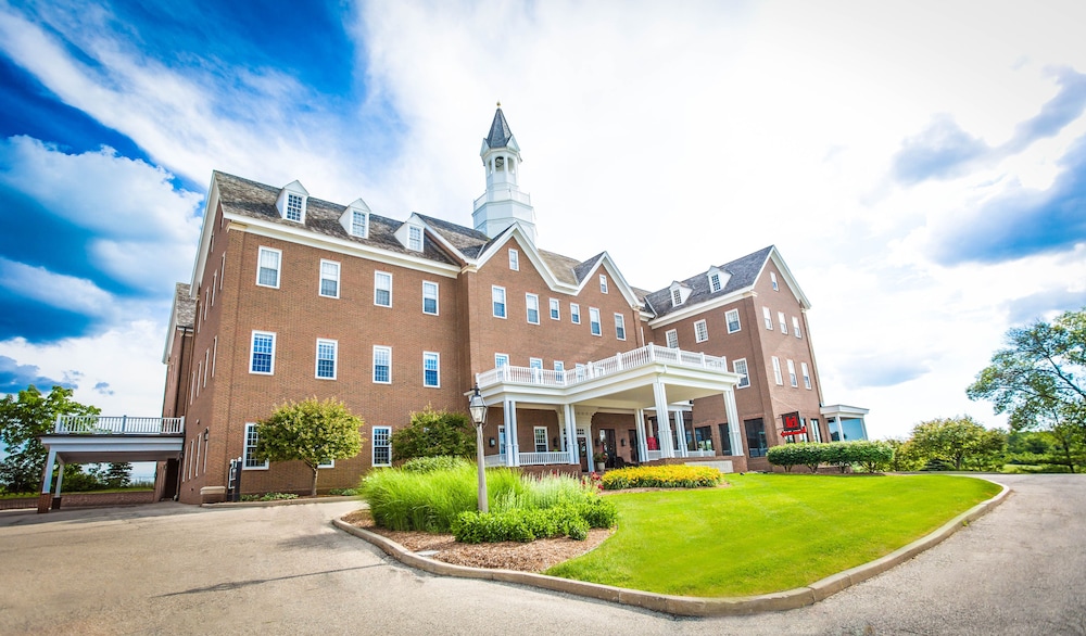 The Delafield Hotel 3/50