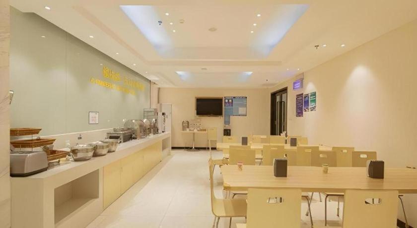 City Comfort Inn (Liuzhou Wuxing Pedestrian Street) 39/54