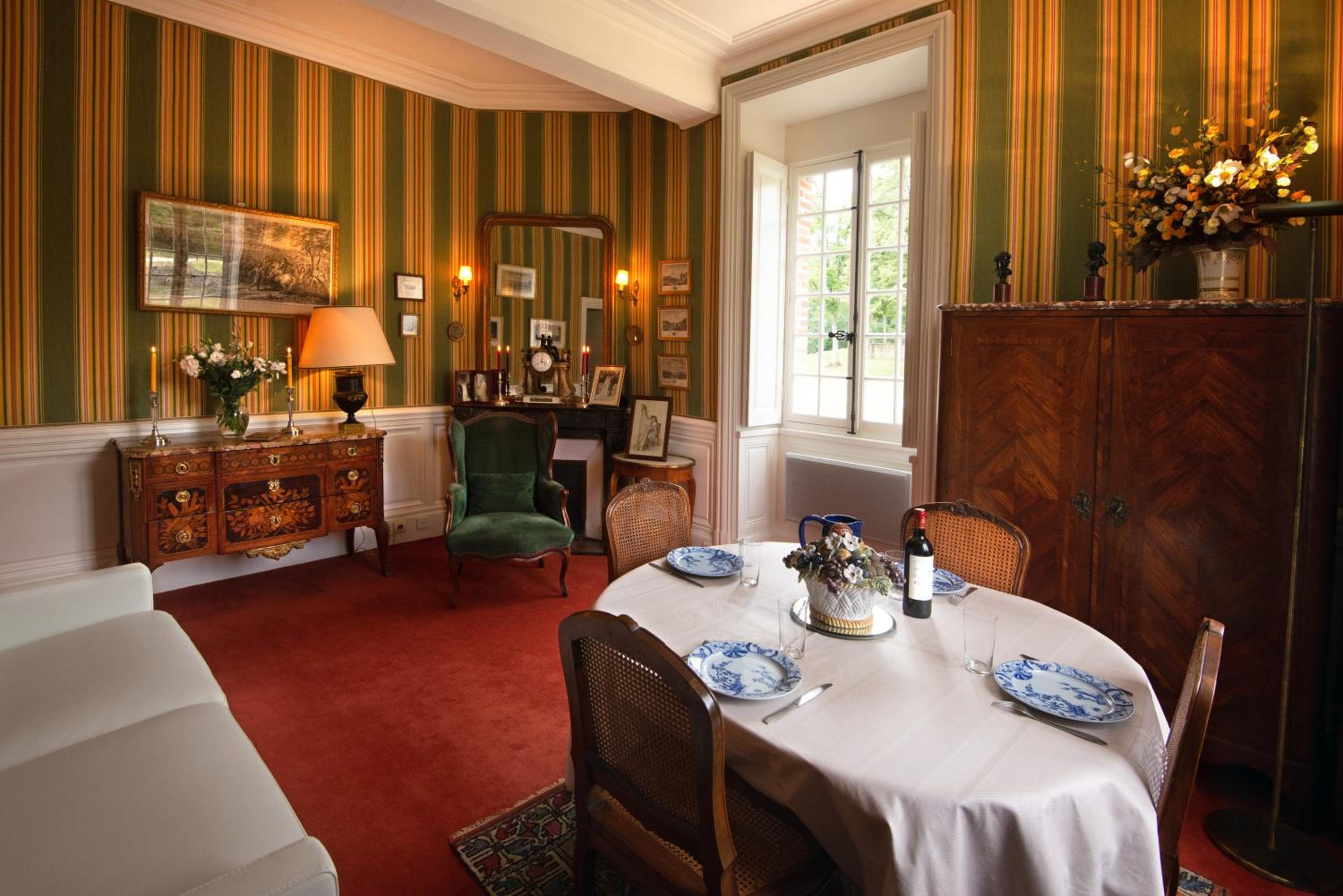 Chateau de Bourron 23/30