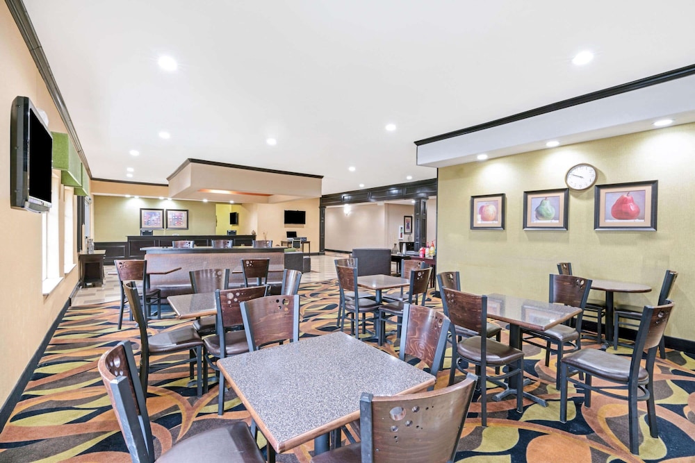 La Quinta Inn & Suites by Wyndham McAlester 34/45