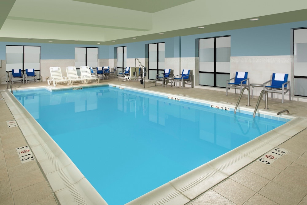 Holiday Inn Express Suites Baltimore Bwi Airport North Ex Wingate By Wyndham 38/69