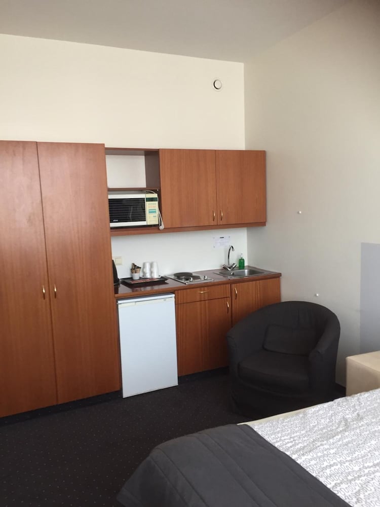 Arctic Comfort Hotel 8/50