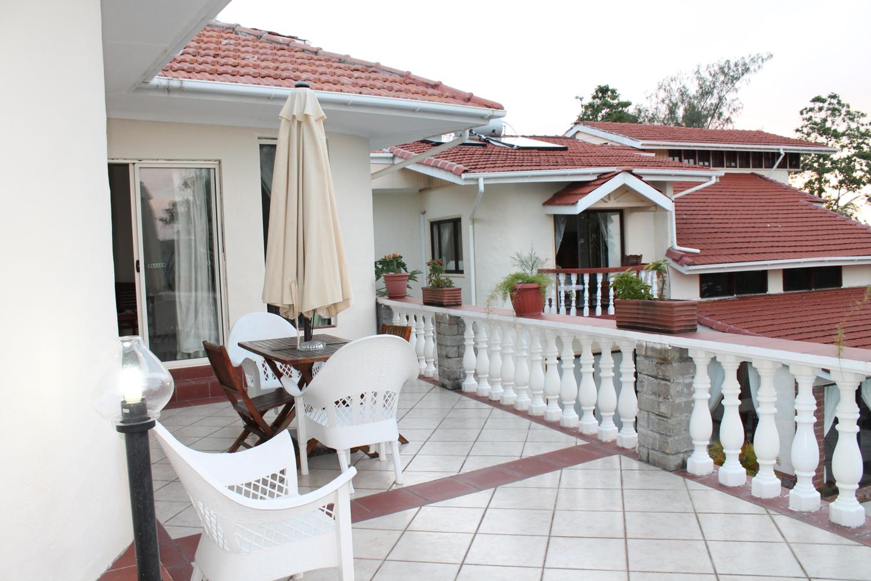 Carana Hilltop Villa 4/33