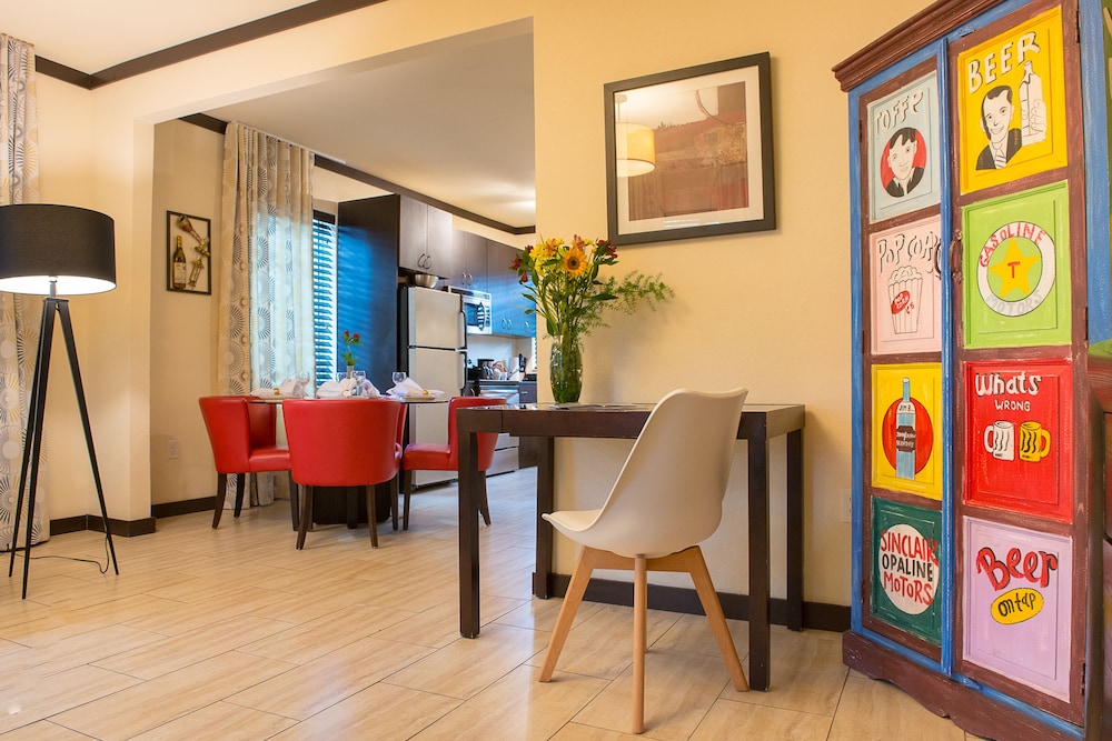 Tradewinds Apartment Hotel 45/65