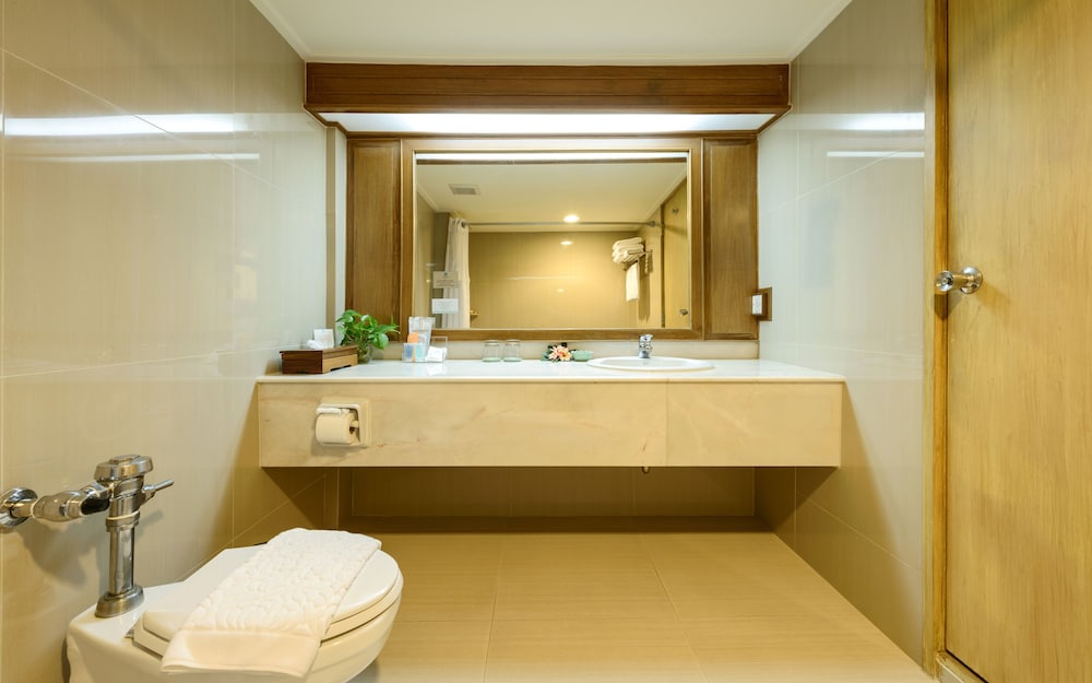 The Regent Cha Am Beach Resort 13/75