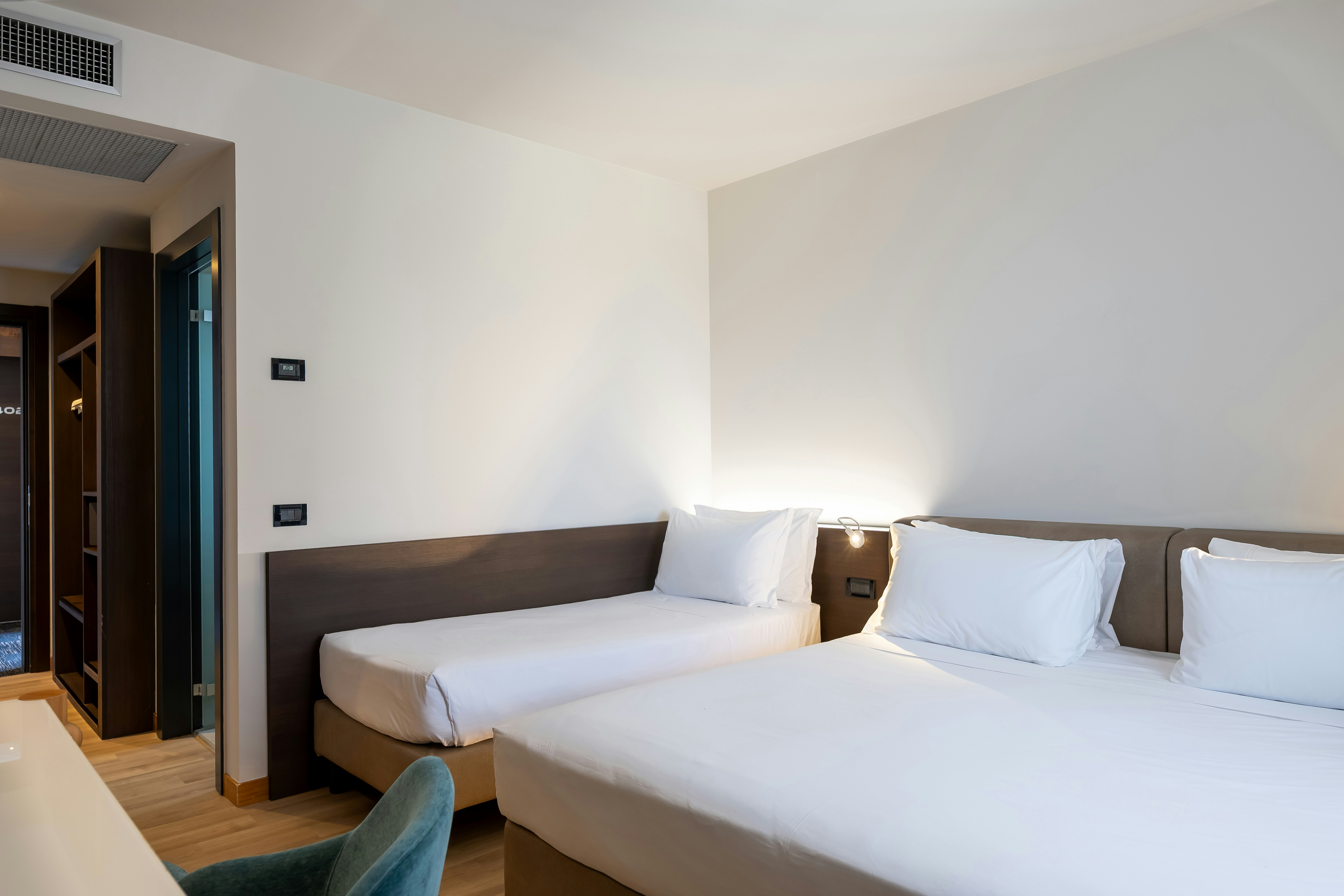 ELITE HOTEL RESIDENCE 12/69