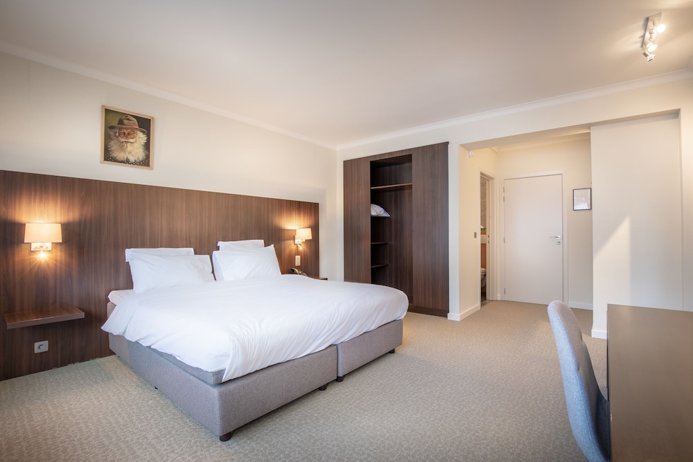 Hotel Carlton 5/53