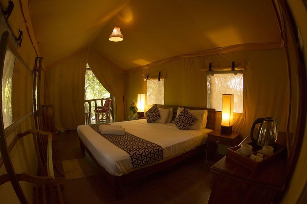Athgira River Camp 7/38
