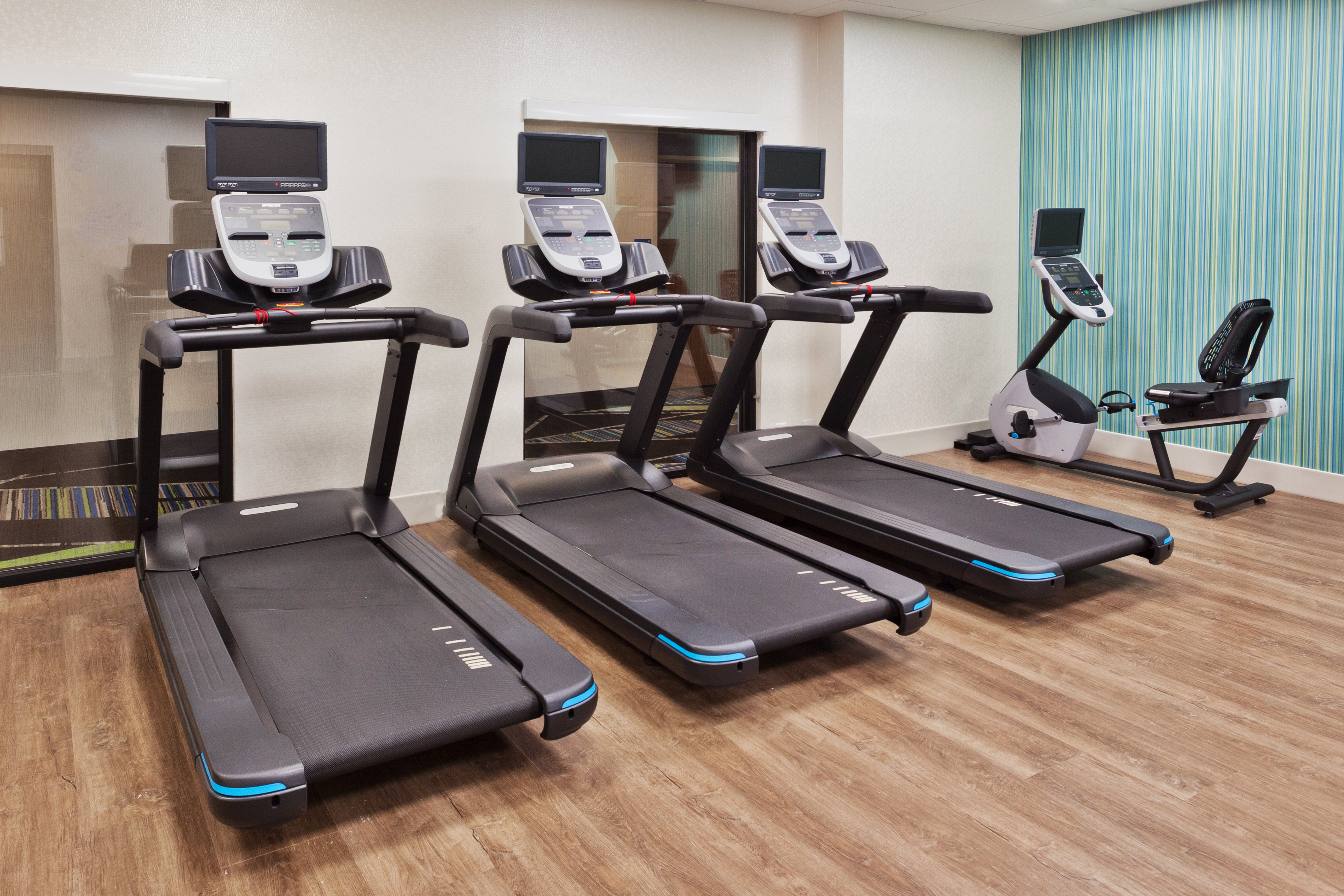 Holiday Inn Express & Suites Fayetteville 26/62