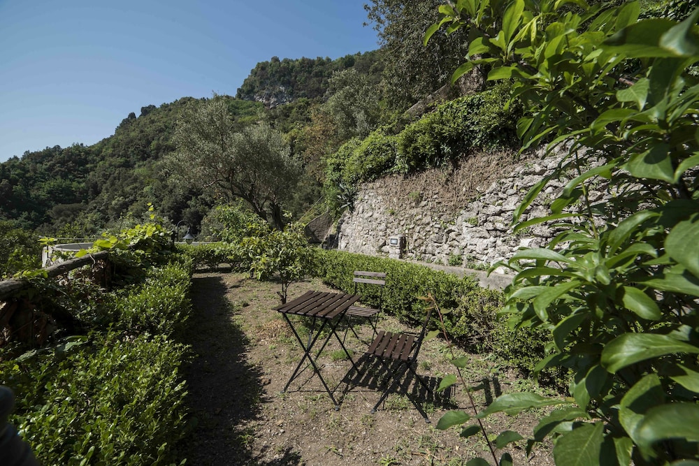 Hotel Villa Annalara 75/77