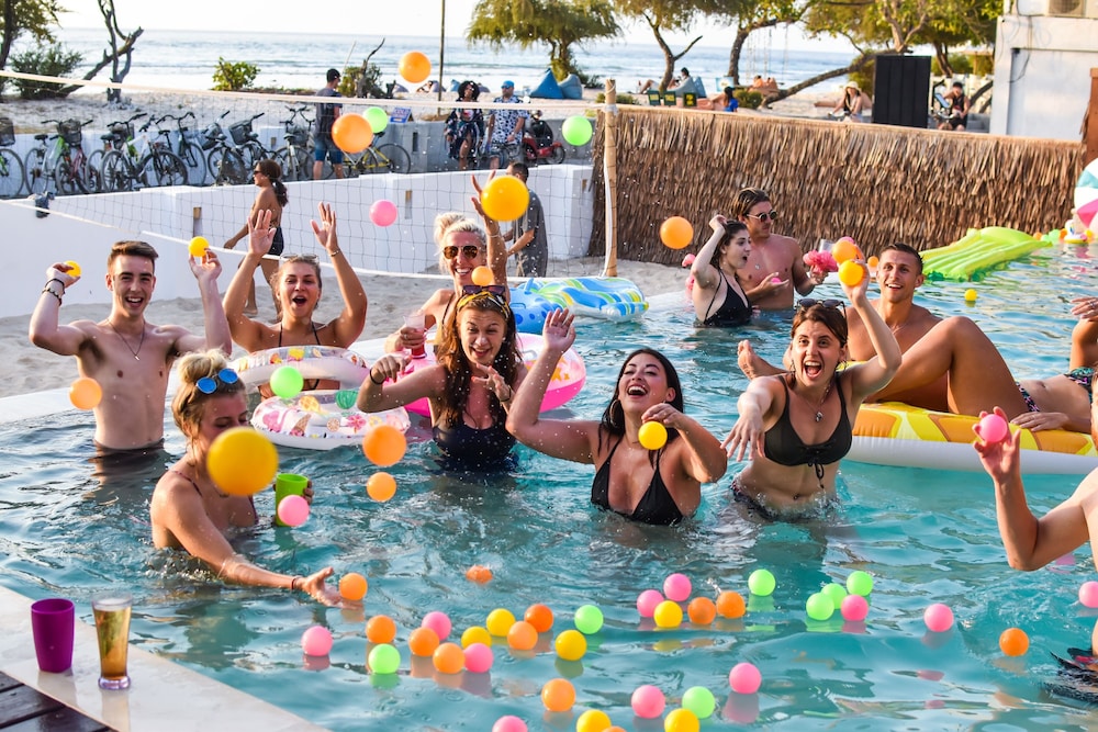 Mad Monkey Gili Trawangan 38/50