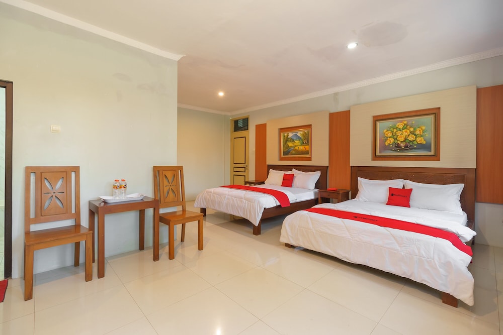 RedDoorz Resort Premium @ Sangkan Hurip Kuningan 15/49