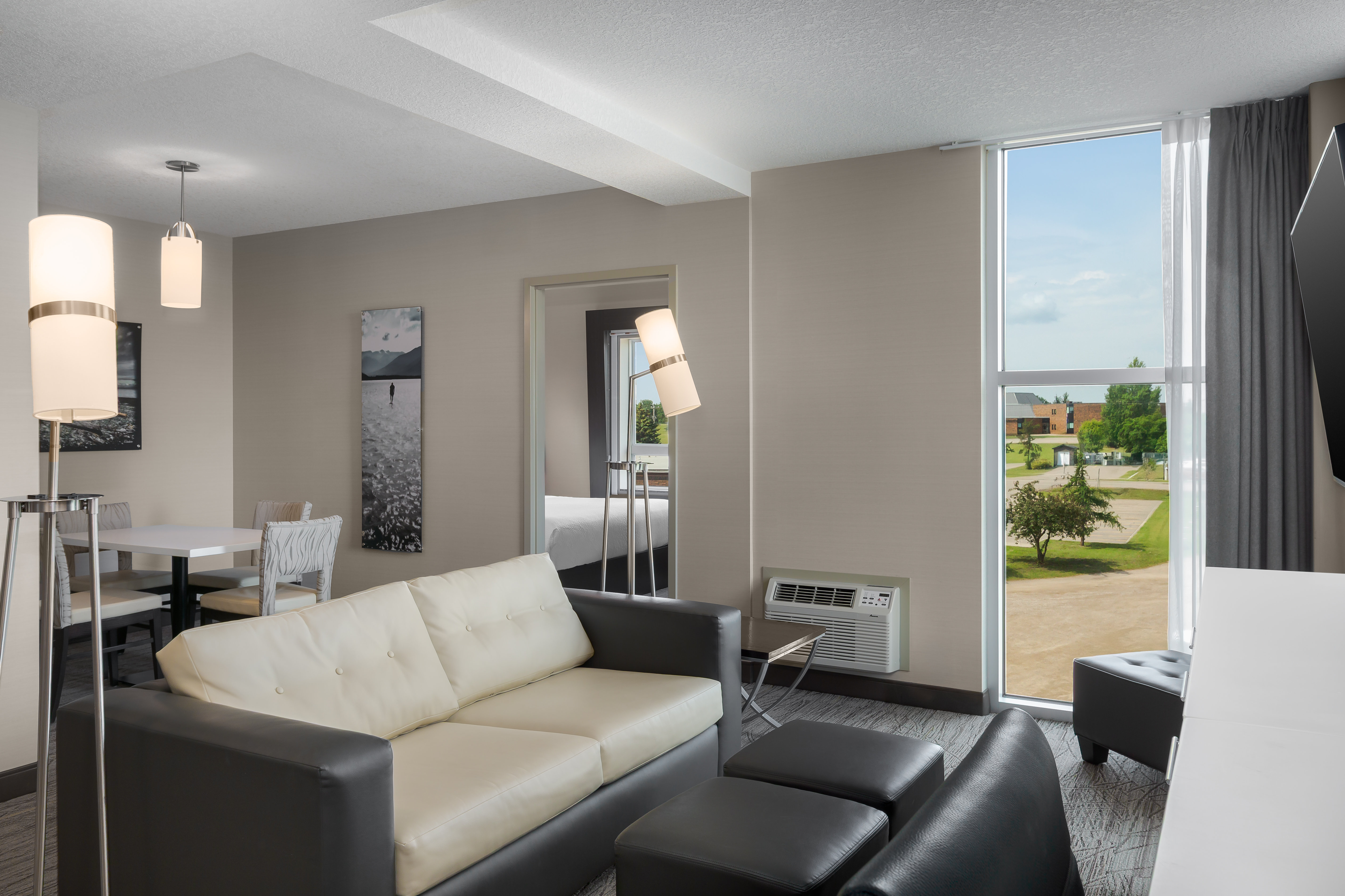 Holiday Inn Express Suites Cold Lake 53/73
