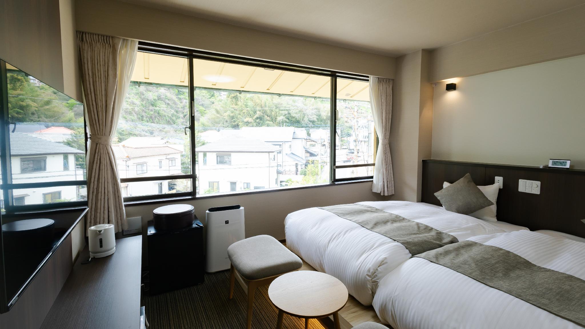 Standard, Single, Twin Beds, Mountain Side, Mountain View