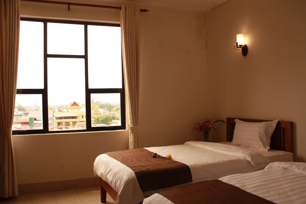 Lux Riverside Hotel & Apartment 10/99