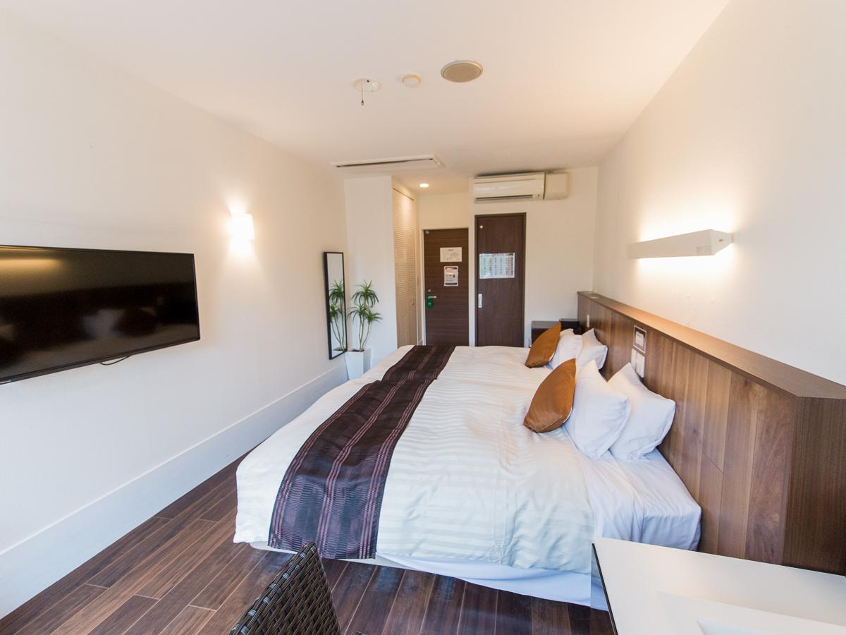 Hollywood, G, Twin Beds, Mountain View, Night View, Smoking