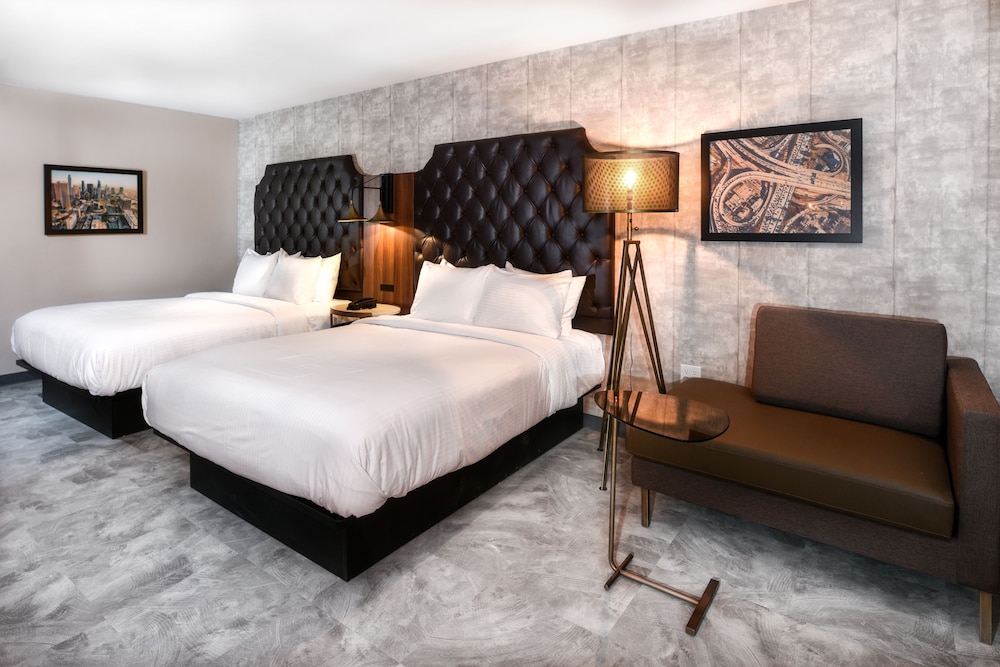 Hollywood Inn Suites Hotel 17/54