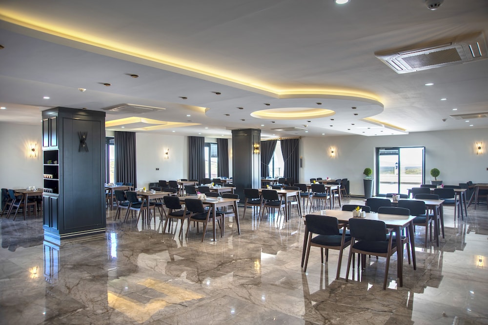 Ramada Encore by Wyndham Midyat 55/64