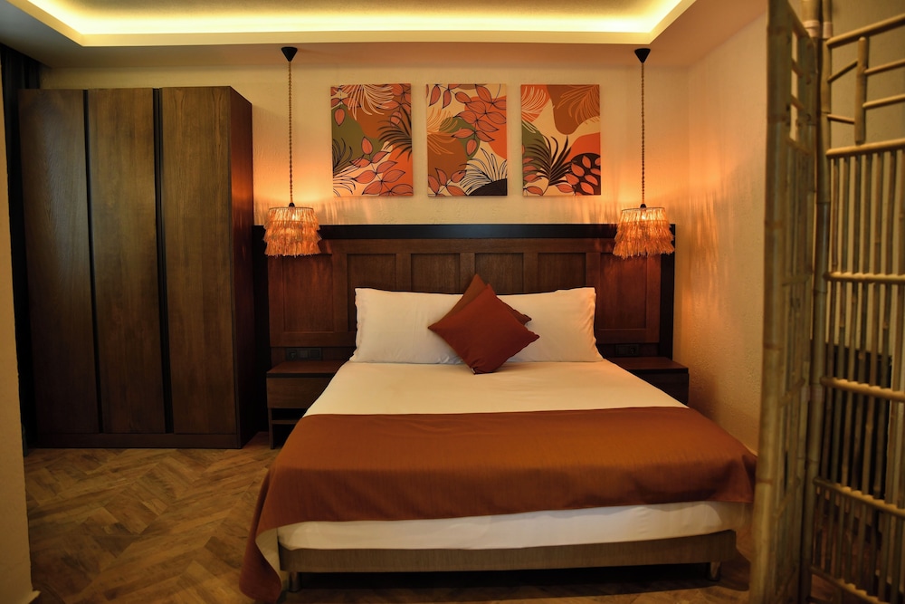 Parmos Otel 8/50