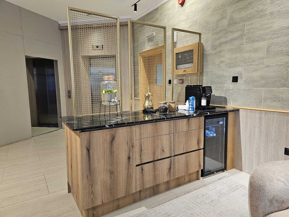 AL FARIS SUITE 2 2/50