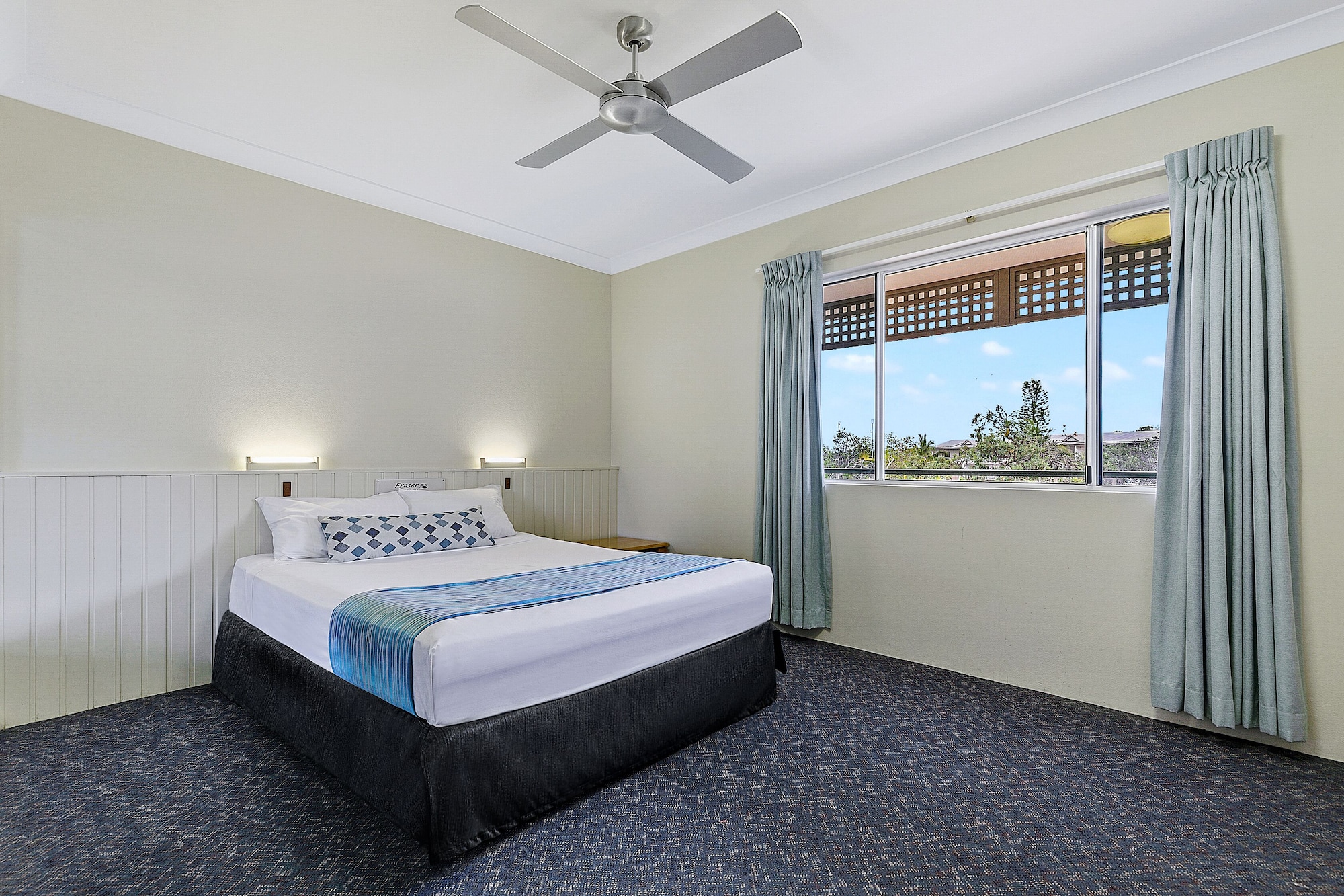 2 Bedrooms, Apartment, Queen and Twin Beds, No Air Condition