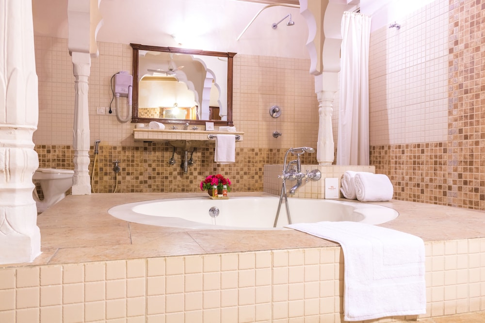 LUXURY, STUDIO, SUITE