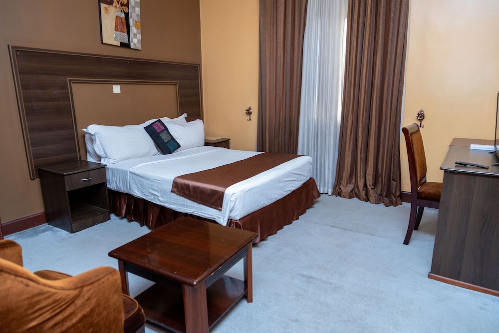 The Country Inn Hotel 11/50