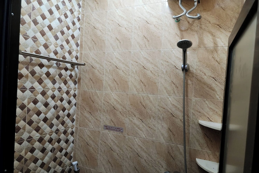 Barada Rooms 22/35