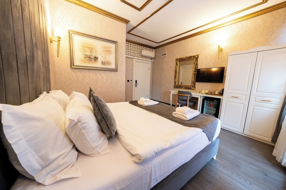 Suite, Double Bed, Balcony