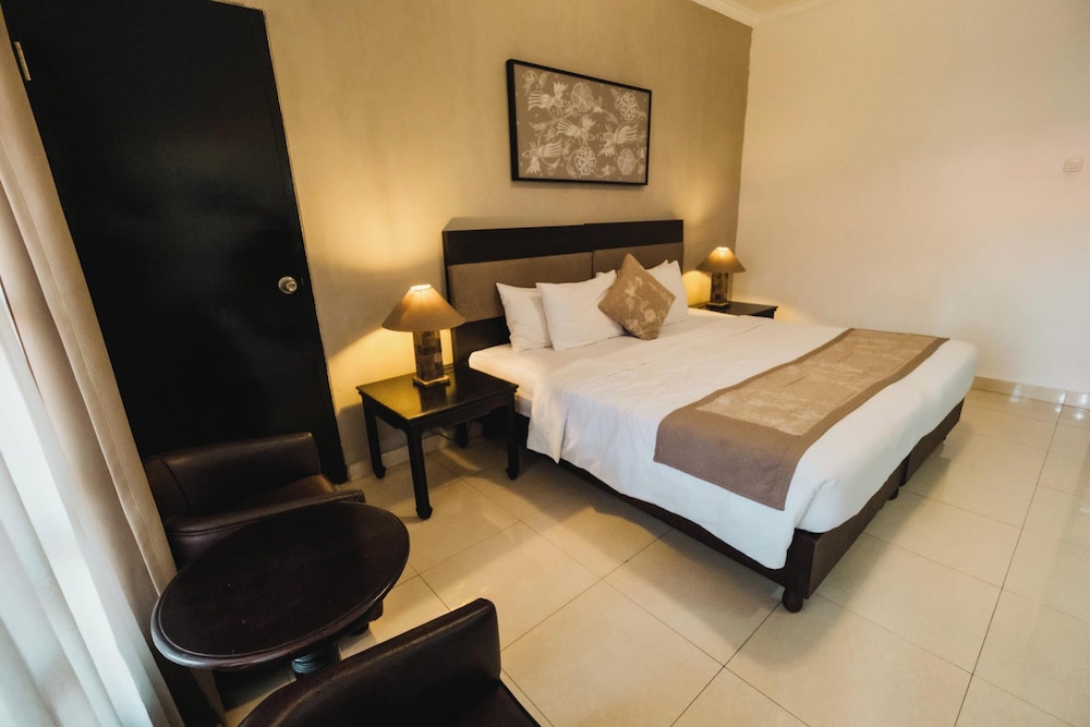 Sarinande Hotel 22/70