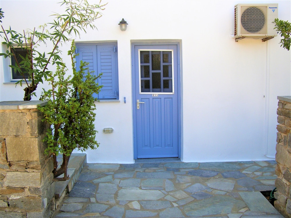 Elena Studios & Apartments 31/60