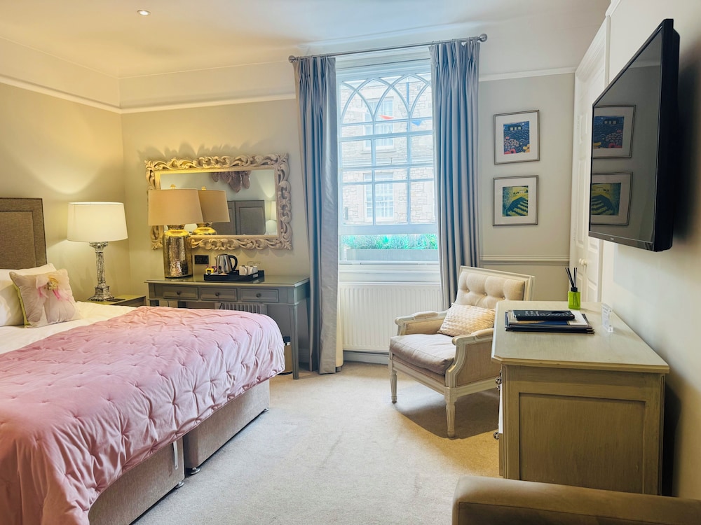 The Ormond at Tetbury 8/49