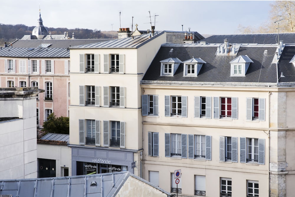 Hotel Des Roys 6/77