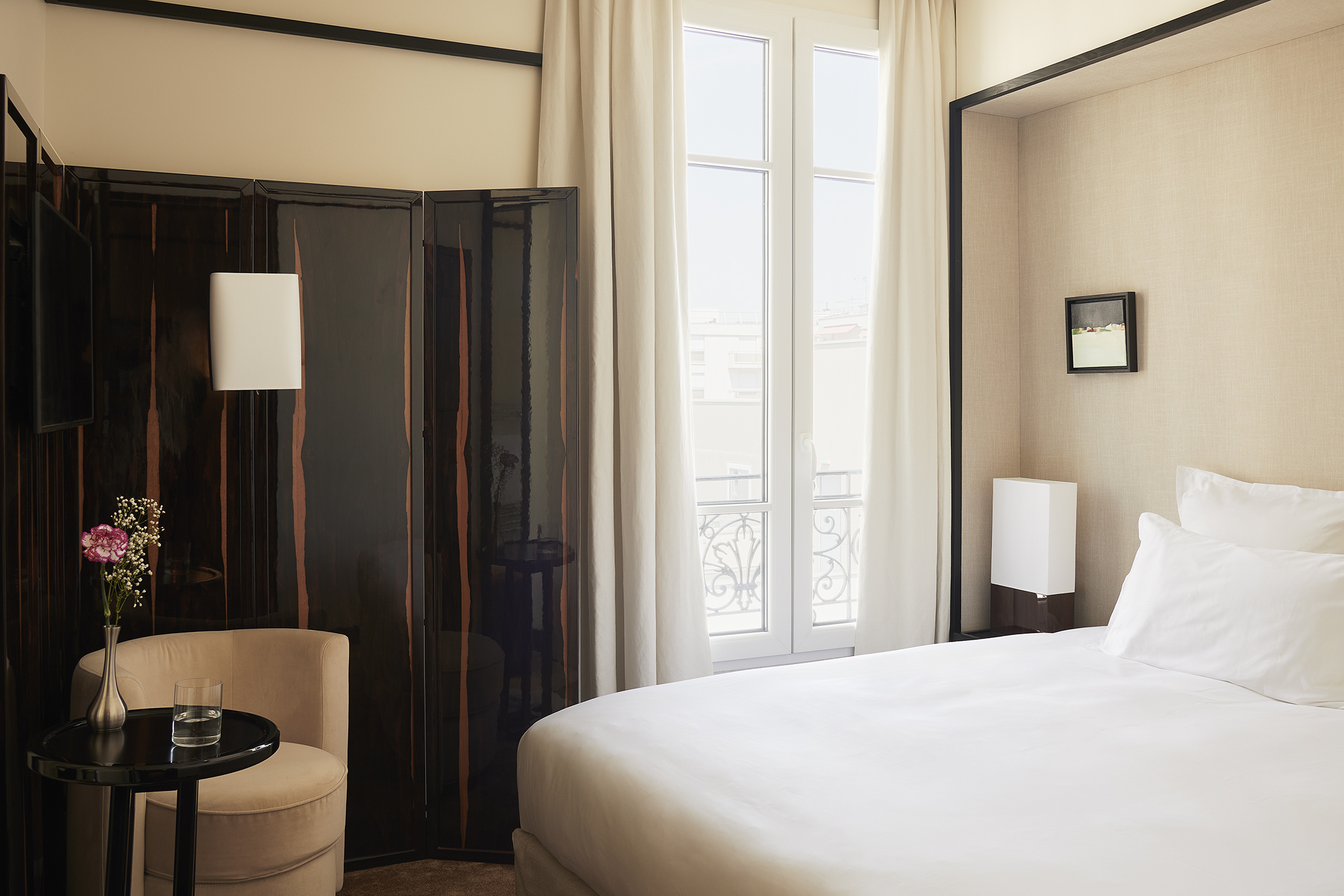 Beautiful Belleville Hotel & Hostel 8/28