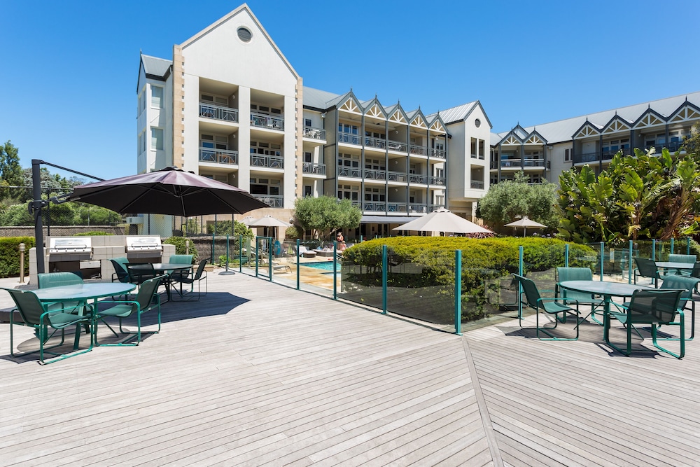 PORTSEA VILLAGE RESORT 10/69
