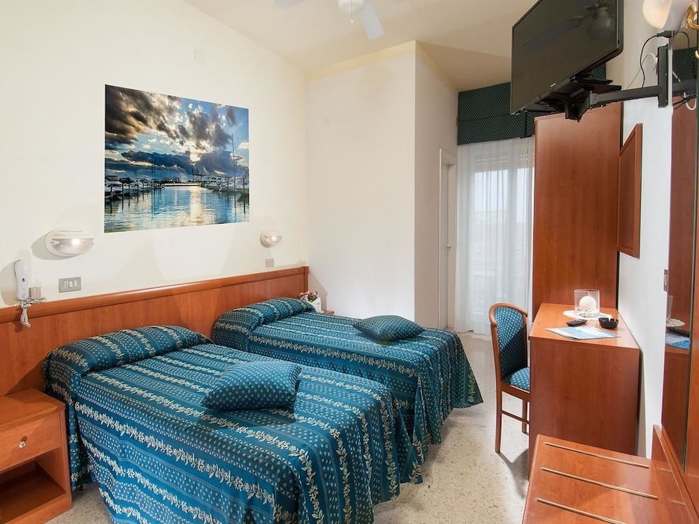 Hotel Caesar 4/31