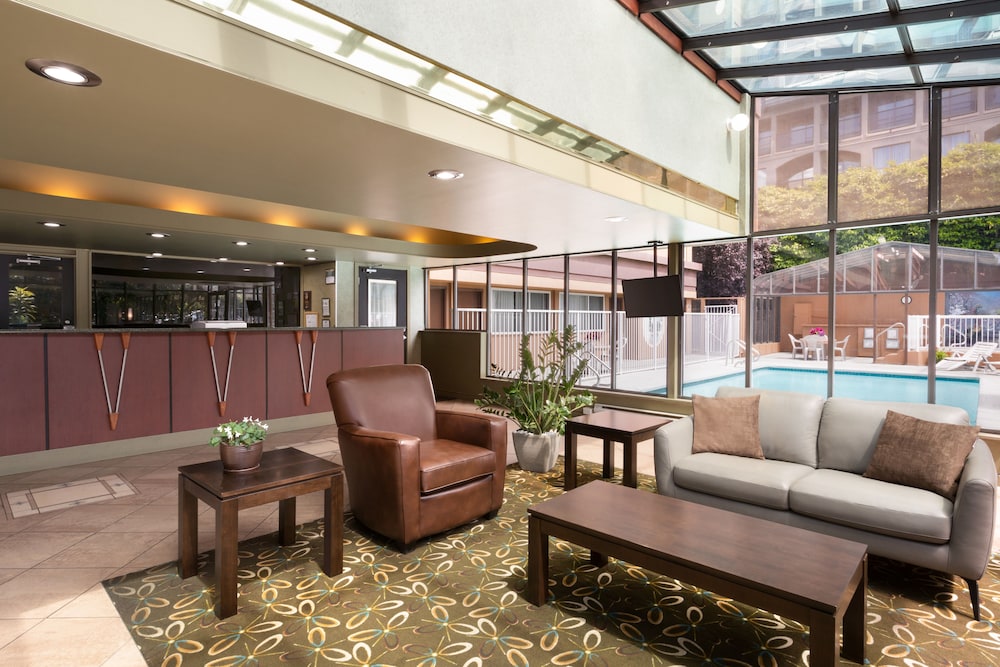 Days Inn by Wyndham Victoria On The Harbour 29/38