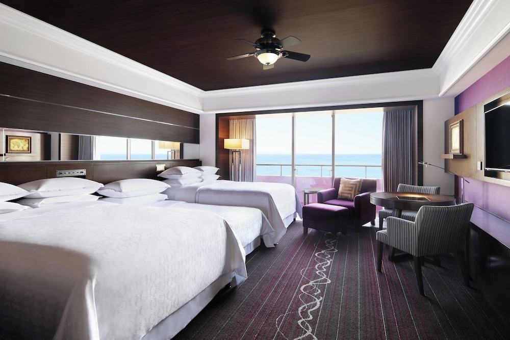 Club, Multiple Beds